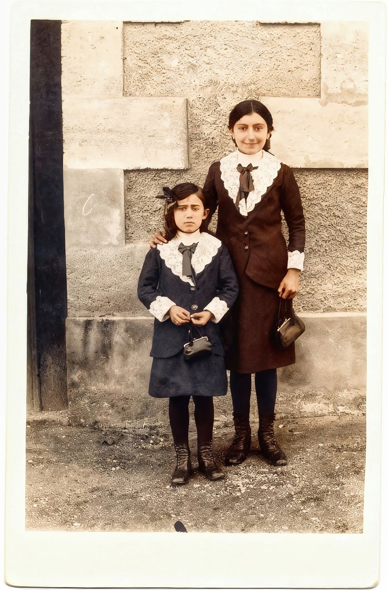 Famillesere3 Restored