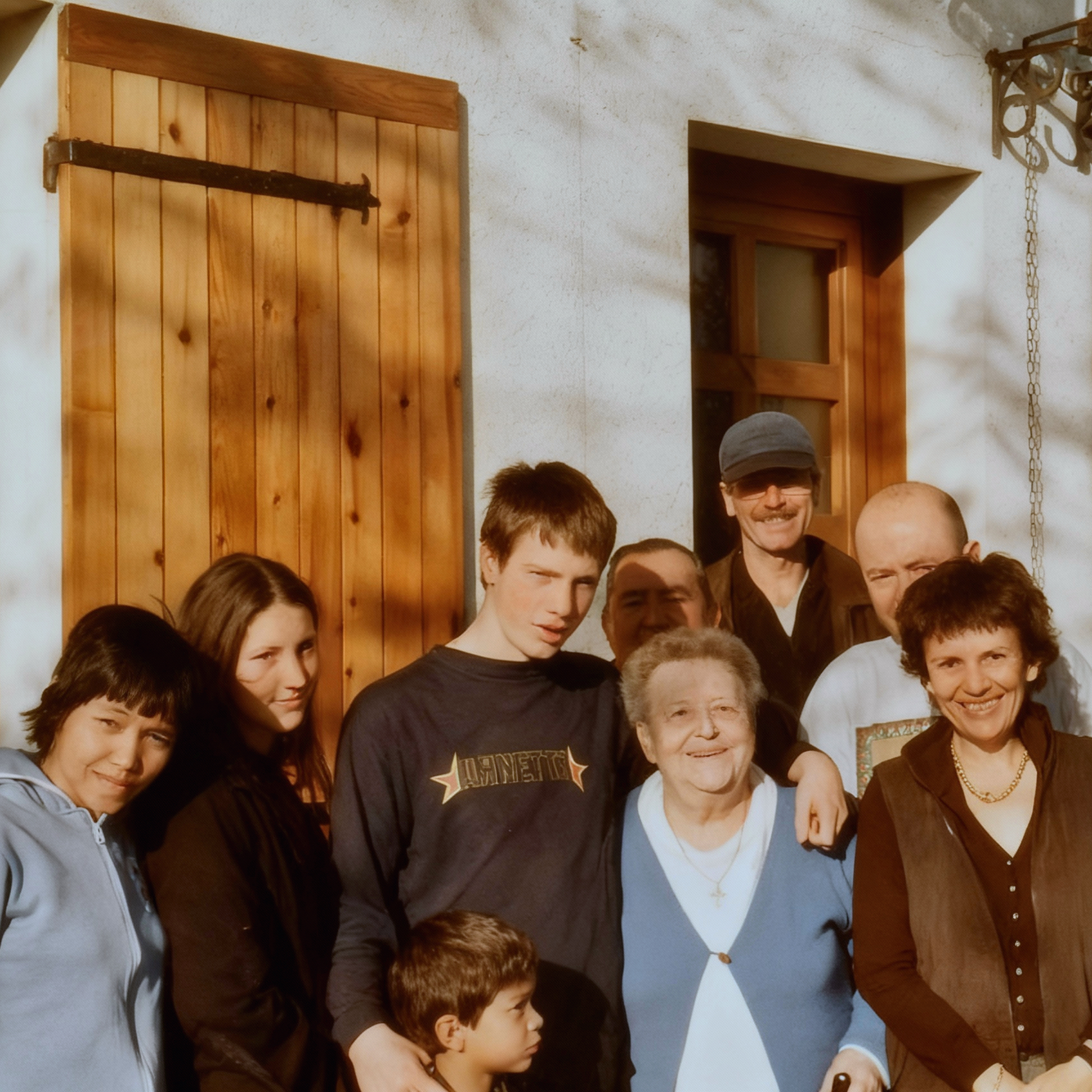 Groupe famille styzans mai 2005 2 Restored