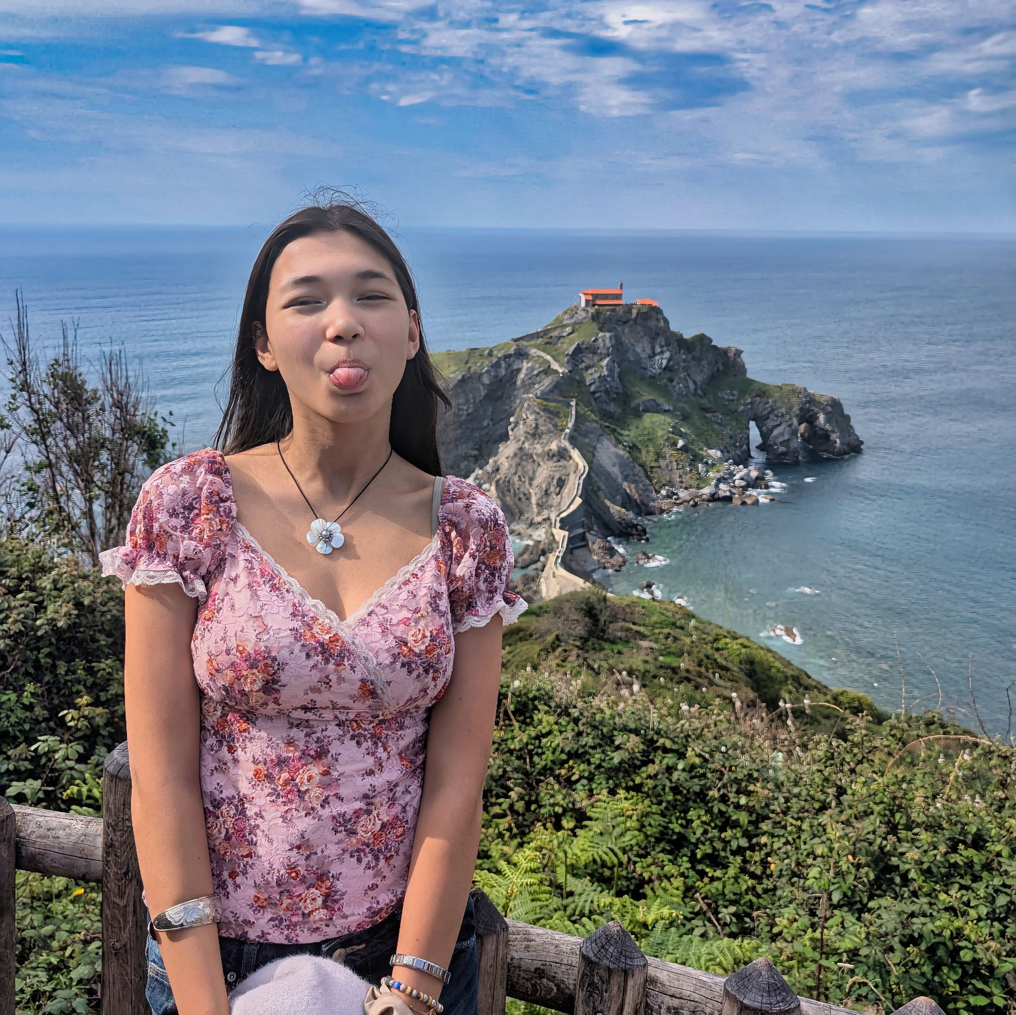 PXL 20250501 152358398