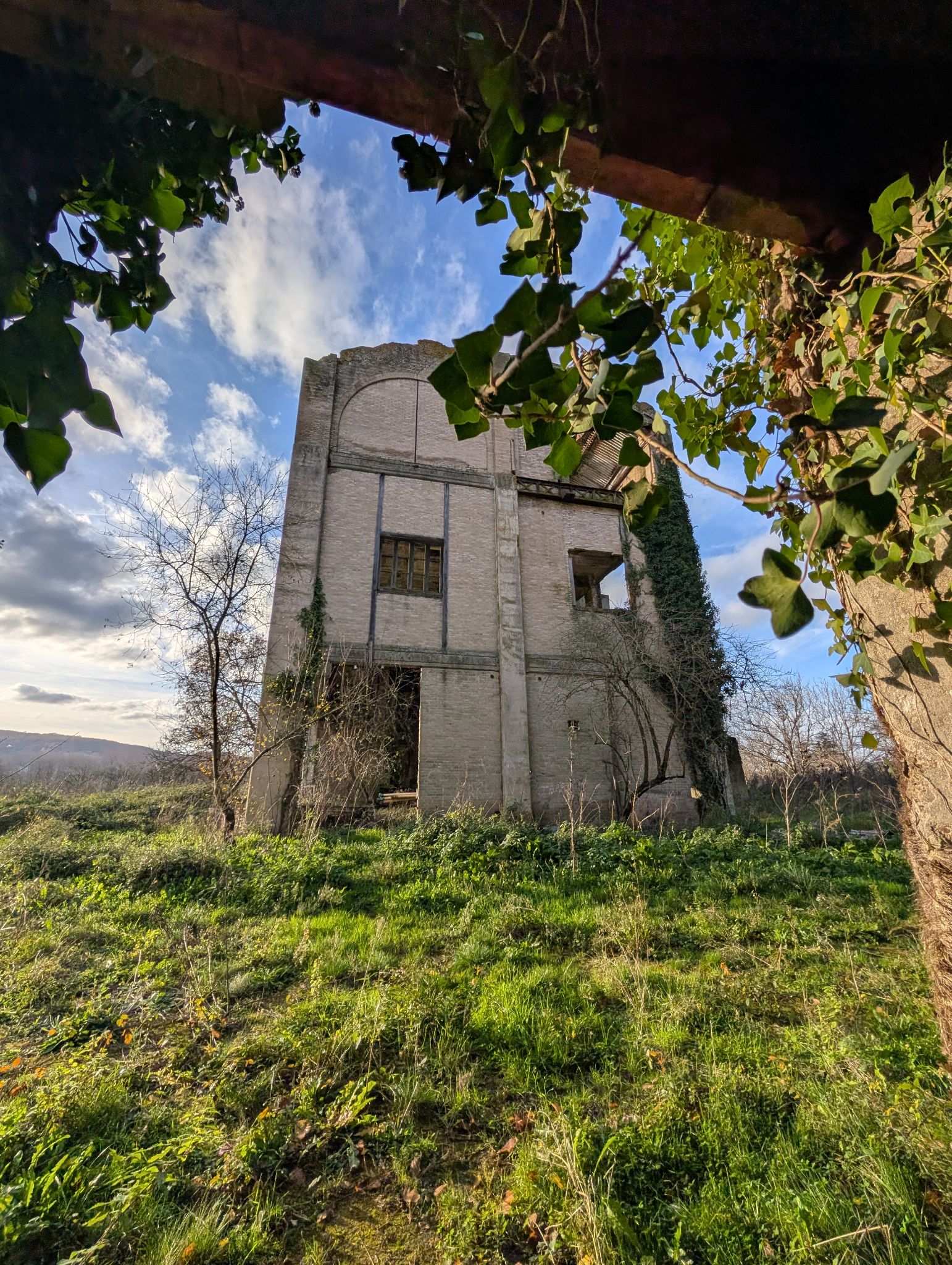 PXL 20251212 143444448