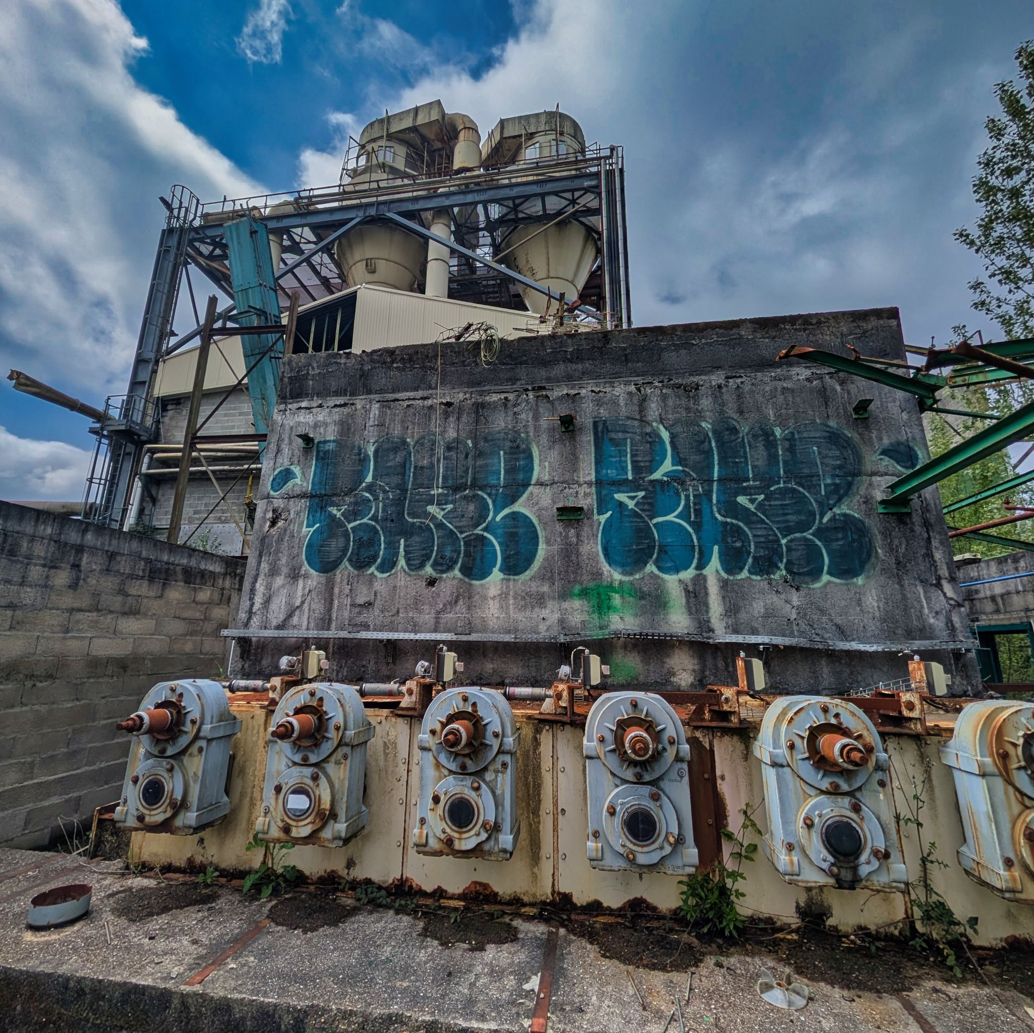 PXL 20250427 124657917