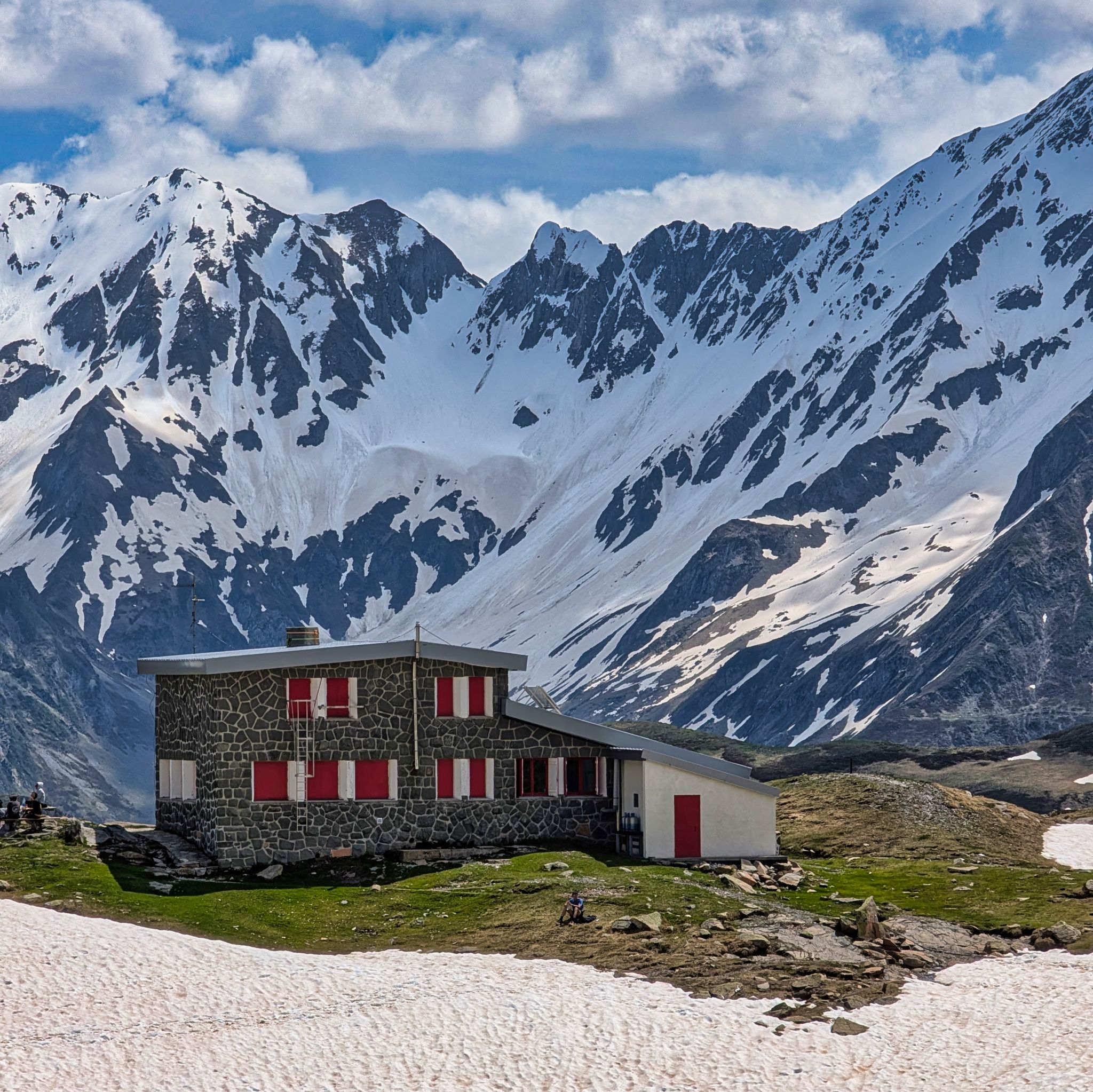 PXL 20250518 103424879