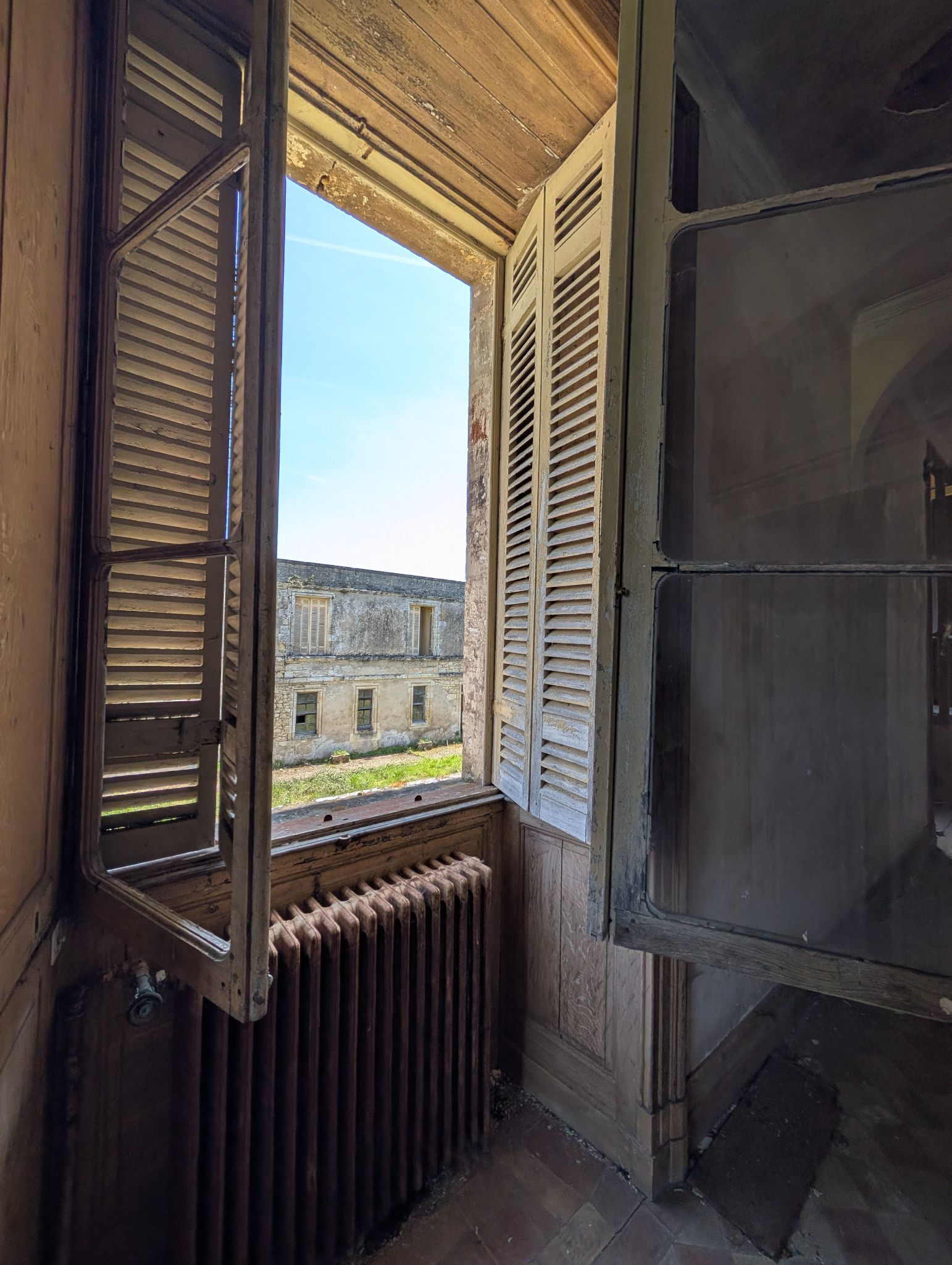 PXL 20260405 121827009